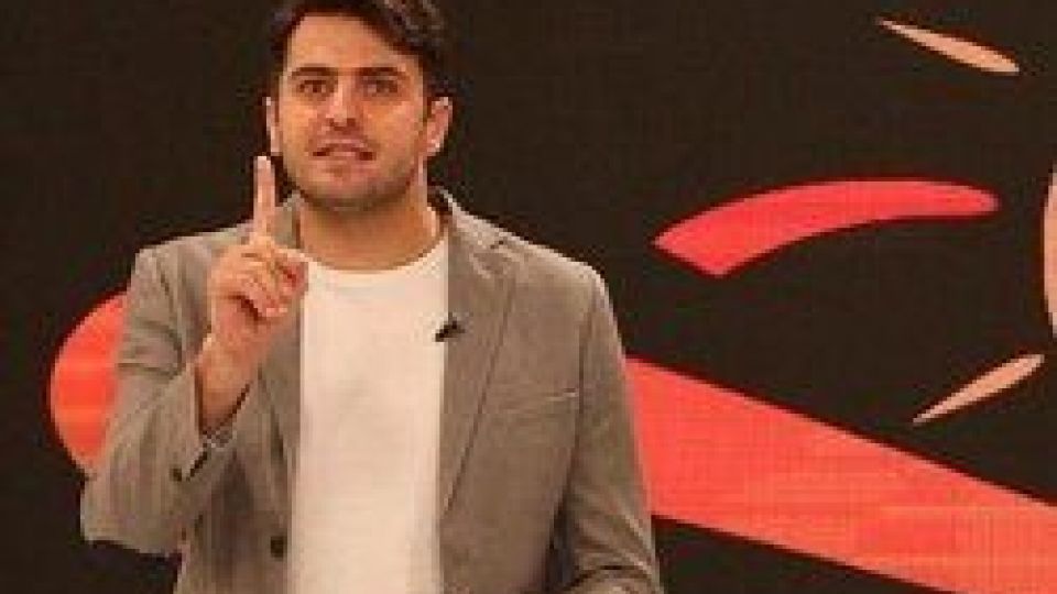 توضیح علی ضیاء درباره حاشیههای کمک یک میلیاردی به مهمان «فرمول یک» توضیح علی ضیاء درباره حاشیههای کمک یک میلیاردی به مهمان «فرمول یک»