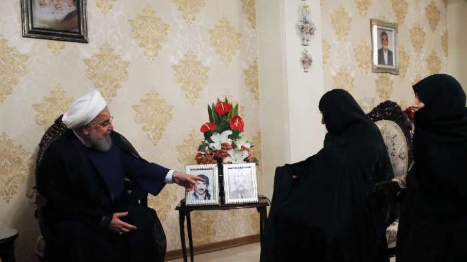 روحانی: دولت و مسئولان با جدیت در مسیر حل مشکلات مردم تلاش می کنند روحانی: دولت و مسئولان با جدیت در مسیر حل مشکلات مردم تلاش می کنند