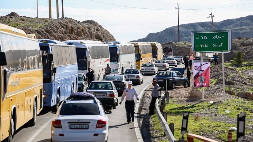 تردد پرحجم وسایل نقلیه در مرزهای سه گانه تردد پرحجم وسایل نقلیه در مرزهای سه گانه