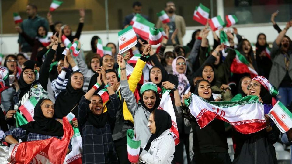 اهمیت حضور زنان در ورزشگاهها چقدر است؟ اهمیت حضور زنان در ورزشگاهها چقدر است؟