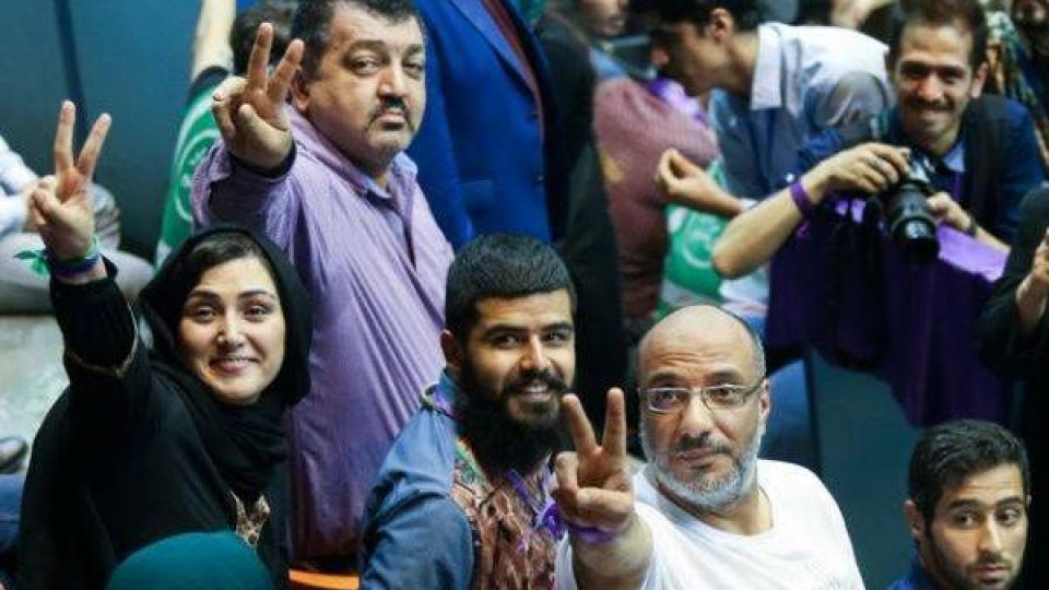 سلبریتیها کاسبان قبل و بعد تحریمها هستند/ حمایت از حسن روحانی همراه با لبیک به ترامپ! سلبریتیها کاسبان قبل و بعد تحریمها هستند/ حمایت از حسن روحانی همراه با لبیک به ترامپ!