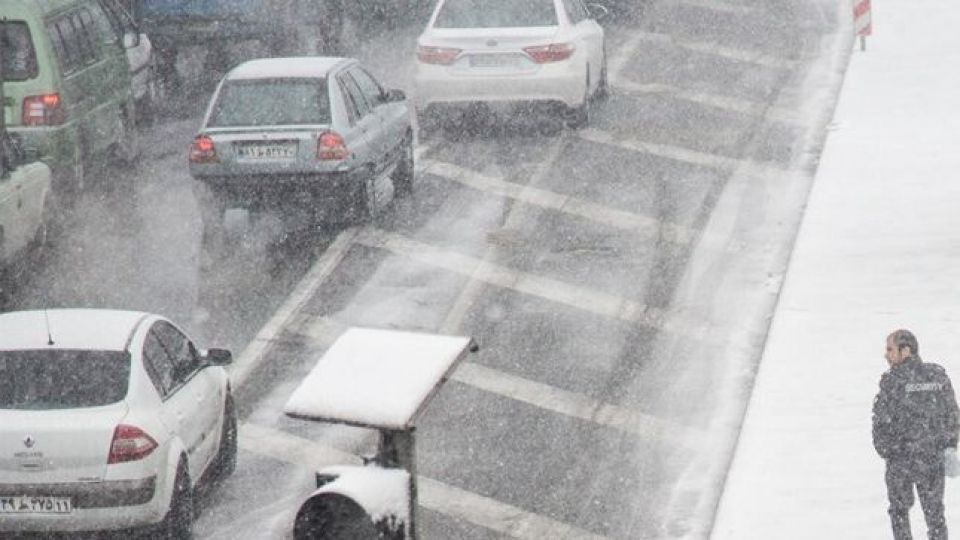 کولاک و برف در محورهای هراز و فیروزکوه/ هم وطنان بازگشت خود را از هم اکنون آغاز کنند کولاک و برف در محورهای هراز و فیروزکوه/ هم وطنان بازگشت خود را از هم اکنون آغاز کنند