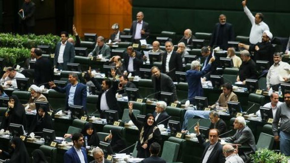 آغاز جلسه غیرعلنی مجلس با حضور فرمانده کل سپاه