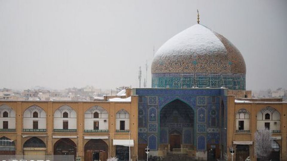 روایت بازاریان اصفهان از روز برفی گنبد مسجد شیخ لطف‌الله