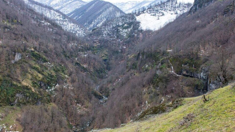 طبیعت چشمه آبگرم مشه سویی در اردبیل طبیعت چشمه آبگرم مشه سویی در اردبیل