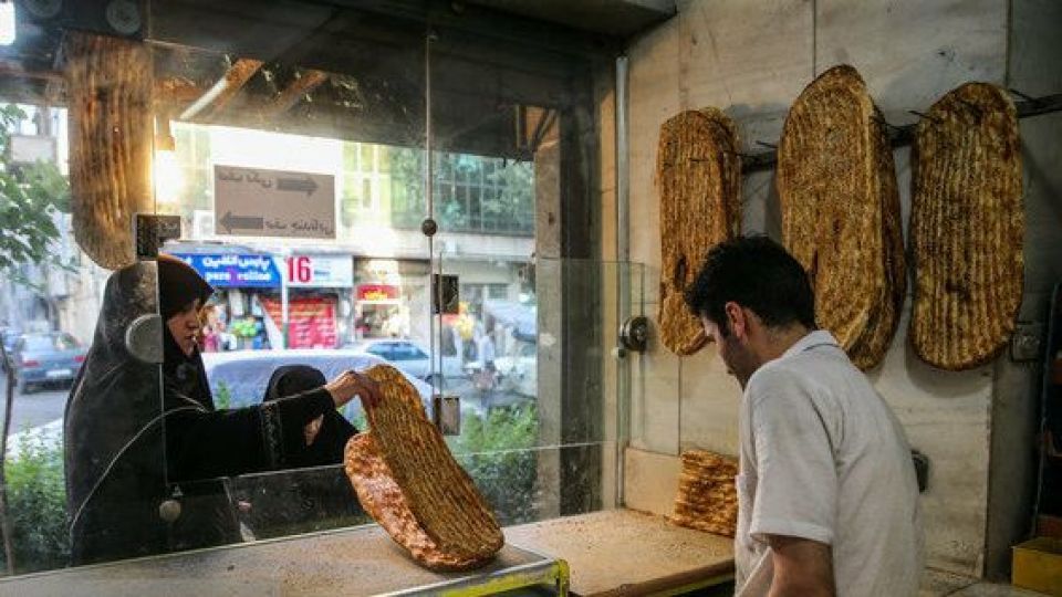 چگونه با شیوع ویروس کرونا نان سالم تهیه کنیم؟ چگونه با شیوع ویروس کرونا نان سالم تهیه کنیم؟