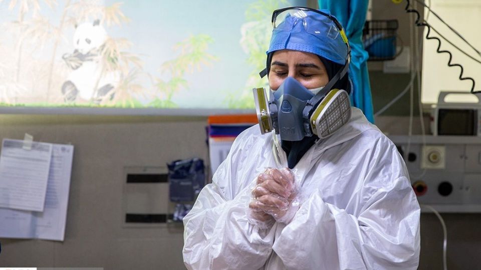 تحویل سال نو در بخش کرونای بیمارستان بقیه الله (عج) تحویل سال نو در بخش کرونای بیمارستان بقیه الله (عج)