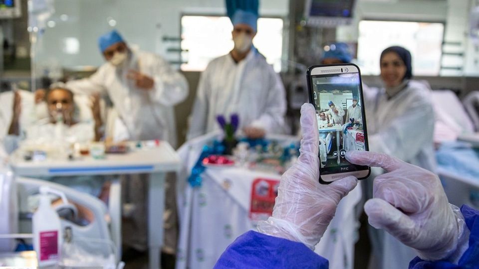 تحویل سال نو در بخش کرونای بیمارستان بقیه الله (عج) تحویل سال نو در بخش کرونای بیمارستان بقیه الله (عج)