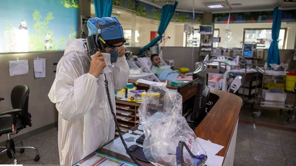 تحویل سال نو در بخش کرونای بیمارستان بقیه الله (عج) تحویل سال نو در بخش کرونای بیمارستان بقیه الله (عج)