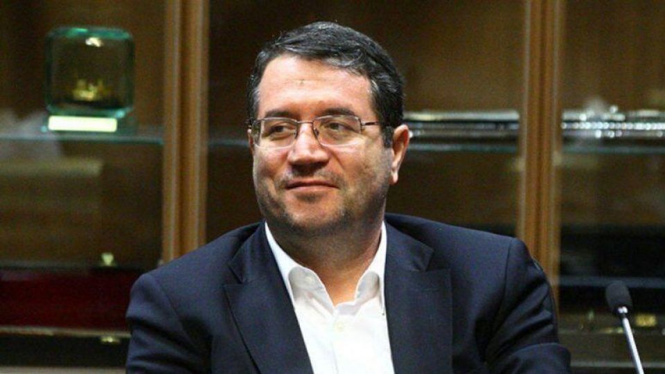 وزیر صنعت: تولید ماسک به ۴ میلیون قطعه افزایش مییابد وزیر صنعت: تولید ماسک به ۴ میلیون قطعه افزایش مییابد