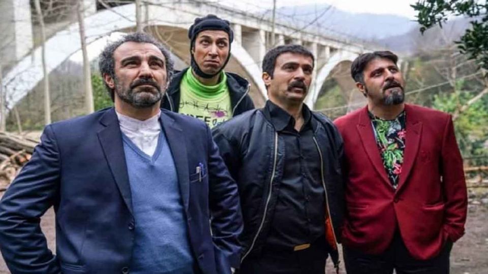 کلاغ و قناری