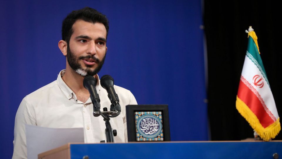 متن سخنرانی نماینده جنبش عدالتخواه دانشجویی در حضور رهبر انقلاب متن سخنرانی نماینده جنبش عدالتخواه دانشجویی در حضور رهبر انقلاب