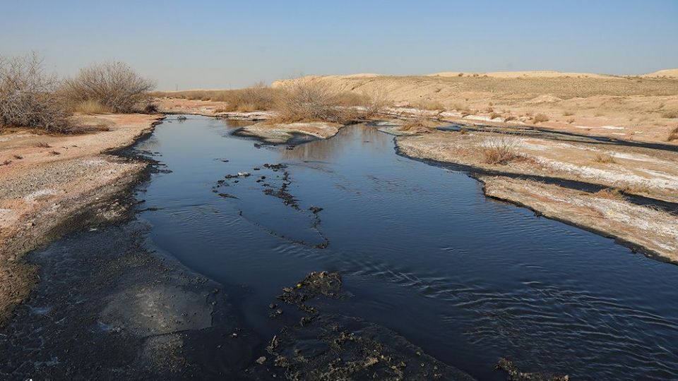 معضل زیست محیطی فاضلاب شهرک شکوهیه _قم معضل زیست محیطی فاضلاب شهرک شکوهیه _قم