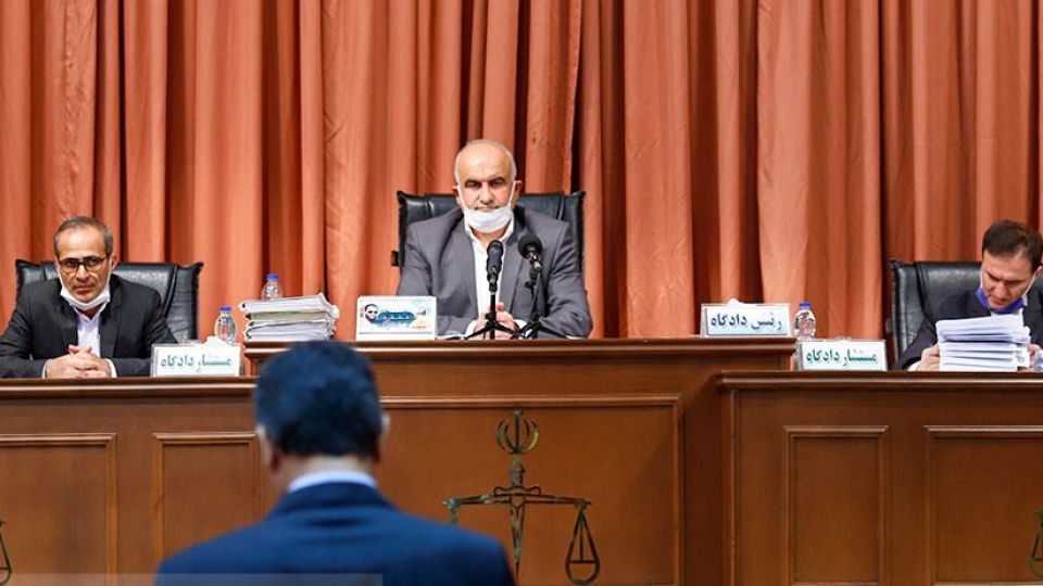 برگزاری سیزدهمین جلسه دادگاه اکبر طبری و دیگر متهمان/ گزارش اطلاعات سپاه درباره ارتباط دانیالزاده و فریدون برگزاری سیزدهمین جلسه دادگاه اکبر طبری و دیگر متهمان/ گزارش اطلاعات سپاه درباره ارتباط دانیالزاده و فریدون