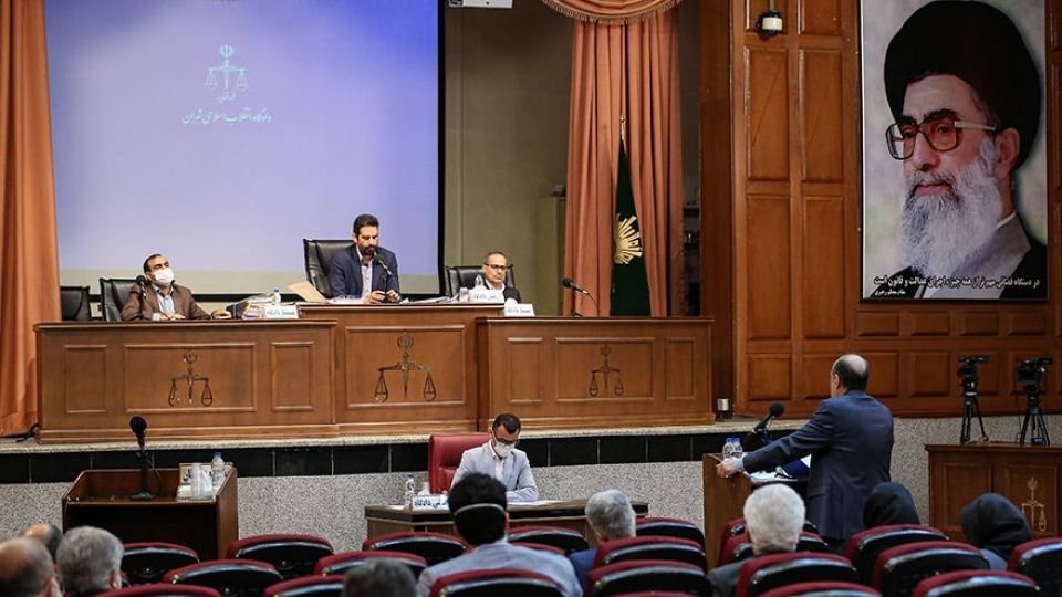 مشروح سیزدهمین جلسه پرونده شرکت بازرگانی پتروشیمی مشروح سیزدهمین جلسه پرونده شرکت بازرگانی پتروشیمی