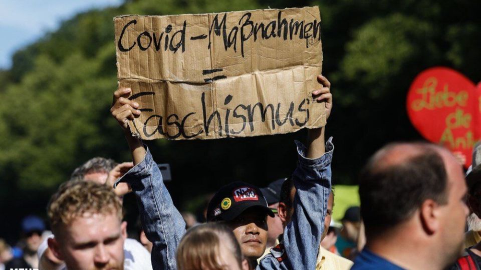 اعتراض مردم آلمان به محدودیتهای سختگیرانه کرونایی اعتراض مردم آلمان به محدودیتهای سختگیرانه کرونایی