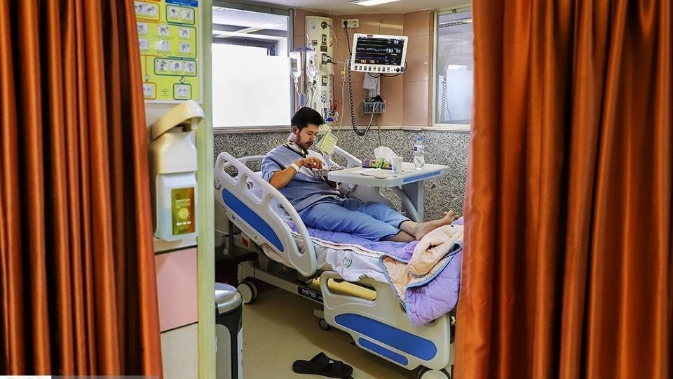 وضعیت کرونا در ایران: ۱۵ استان در وضعیت قرمز وضعیت کرونا در ایران: ۱۵ استان در وضعیت قرمز