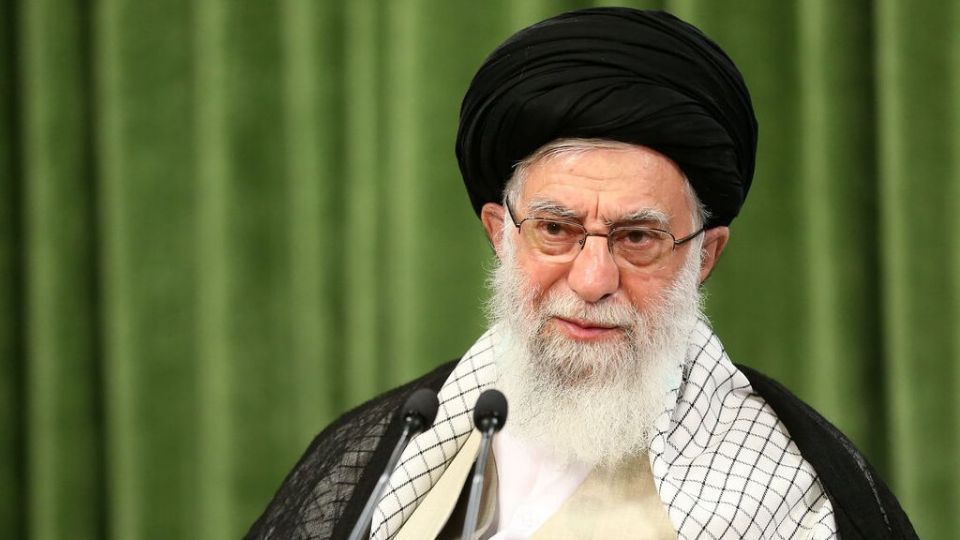 موافقت رهبر انقلاب با تداوم فعالیت دادگاههای انقلاب برای رسیدگی به پرونده مفسدان اقتصادی موافقت رهبر انقلاب با تداوم فعالیت دادگاههای انقلاب برای رسیدگی به پرونده مفسدان اقتصادی