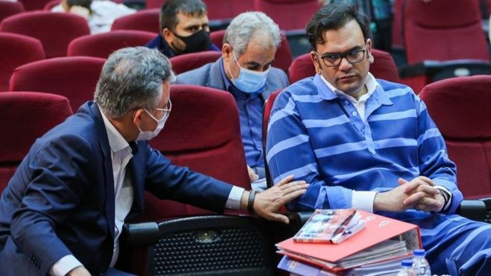 قاضی خطاب به وکیل محمد امامی: تا امروز از شما دفاع ماهیتی ندیدیم/ نماینده دادستان: صورتهای مالی ارائهشده توسط امامی به بانک، واهی است قاضی خطاب به وکیل محمد امامی: تا امروز از شما دفاع ماهیتی ندیدیم/ نماینده دادستان: صورتهای مالی ارائهشده توسط امامی به بانک، واهی است