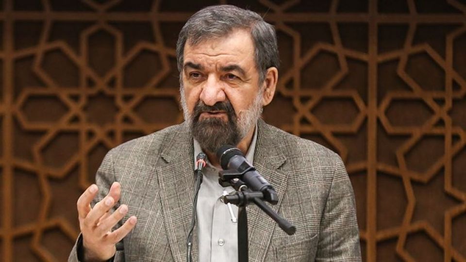 اختیار کامل رهبر انقلاب به سران قوا برای عبور از شرایط کنونی اختیار کامل رهبر انقلاب به سران قوا برای عبور از شرایط کنونی