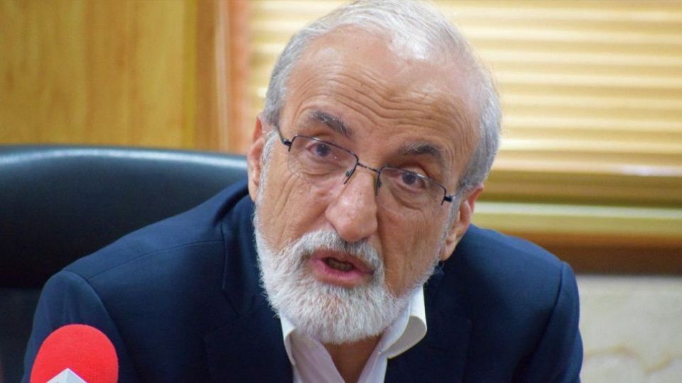 ملکزاده: در حضور روحانی با ایمنی گلهای مخالفت کردم/ داروهای مورد استفاده استاندارد بودند ملکزاده: در حضور روحانی با ایمنی گلهای مخالفت کردم/ داروهای مورد استفاده استاندارد بودند