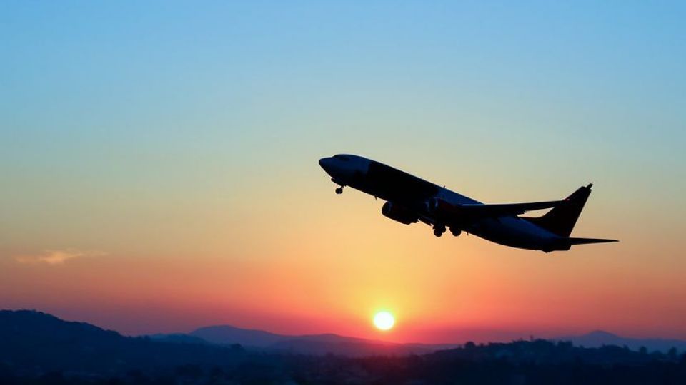 اولین پرواز برای واردات واکسن کرونا چه زمانی انجام میشود؟ اولین پرواز برای واردات واکسن کرونا چه زمانی انجام میشود؟