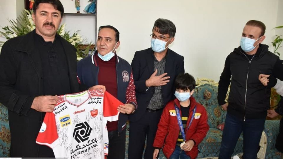 همدردی یحیی گلمحمدی با خانواده هوادار از دست رفته همدردی یحیی گلمحمدی با خانواده هوادار از دست رفته