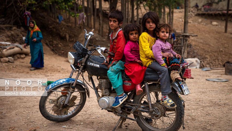 زندگی سخت این زنان قوم لُر زندگی سخت این زنان قوم لُر