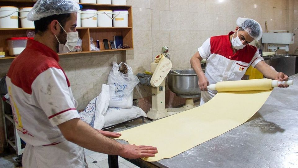 کارگاه تهیه زولبیا و بامیه در ماه رمضان کارگاه تهیه زولبیا و بامیه در ماه رمضان