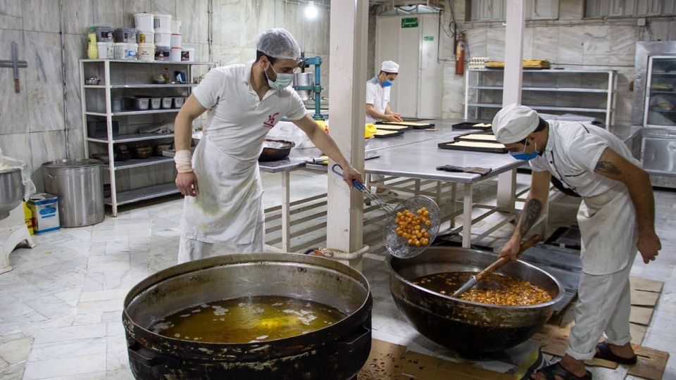 کارگاه تهیه زولبیا و بامیه در ماه رمضان کارگاه تهیه زولبیا و بامیه در ماه رمضان