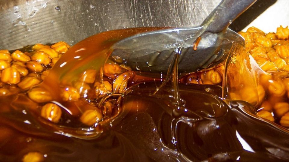 کارگاه تهیه زولبیا و بامیه در ماه رمضان کارگاه تهیه زولبیا و بامیه در ماه رمضان