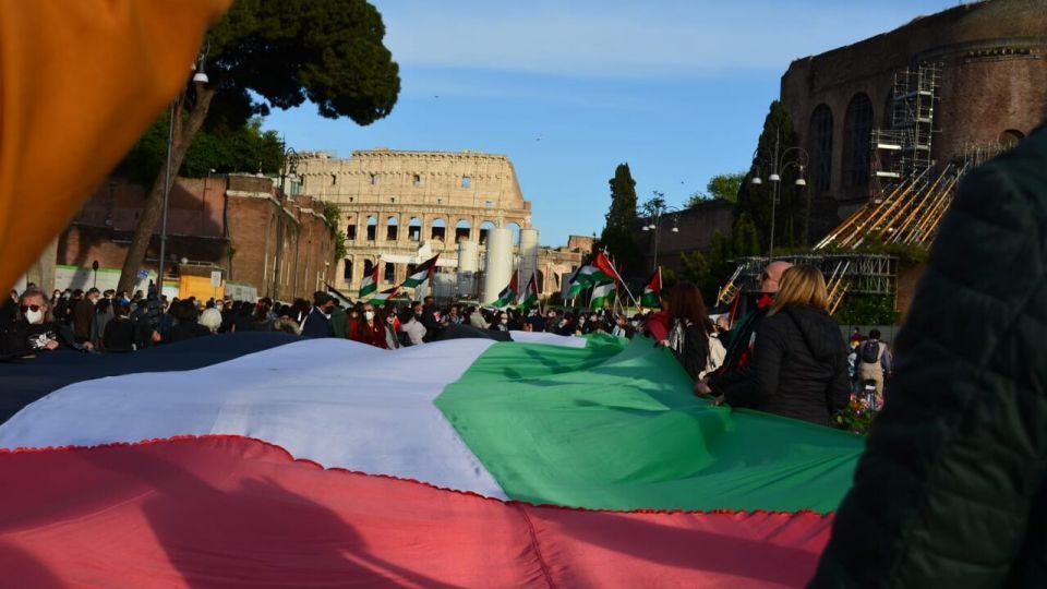 راهپیمایی دفاع از فلسطین در ایتالیا راهپیمایی دفاع از فلسطین در ایتالیا