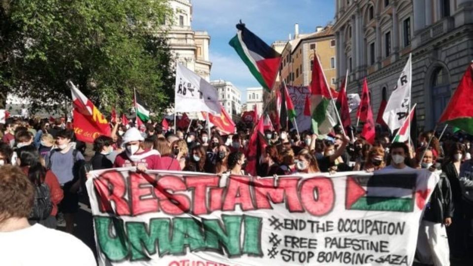 راهپیمایی دفاع از فلسطین در ایتالیا راهپیمایی دفاع از فلسطین در ایتالیا