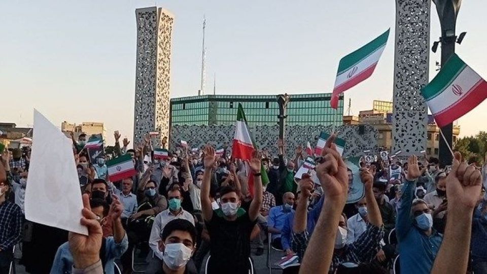 جشن پیروزی هواداران آیت‌الله رئیسی در تهران / استقبال مردمی از تشکیل دولت انقلابی