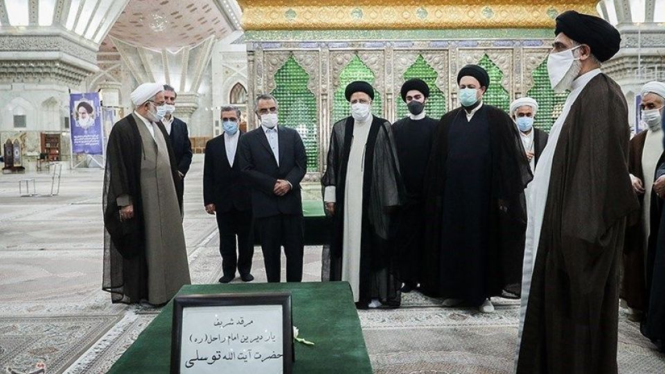 تجدید میثاق سید ابراهیم رئیسی با آرمانهای بنیانگذار انقلاب تجدید میثاق سید ابراهیم رئیسی با آرمانهای بنیانگذار انقلاب