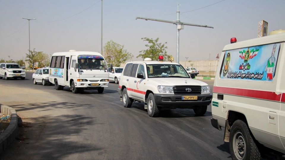 مردم یاری ارتش در حاشیه شهر زاهدان مردم یاری ارتش در حاشیه شهر زاهدان