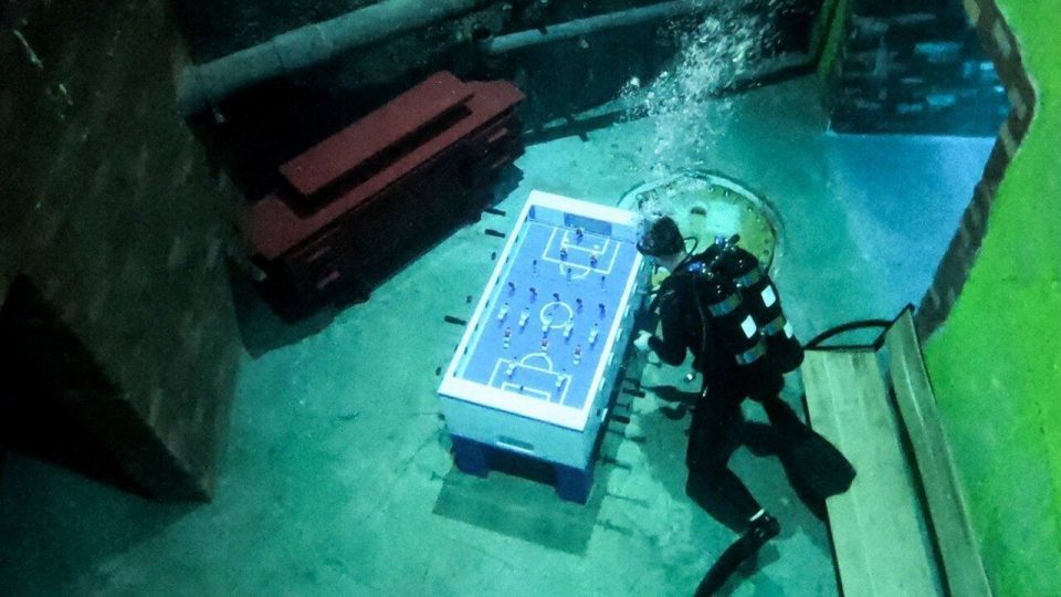 عمیقترین استخر غواصی جهان عمیقترین استخر غواصی جهان