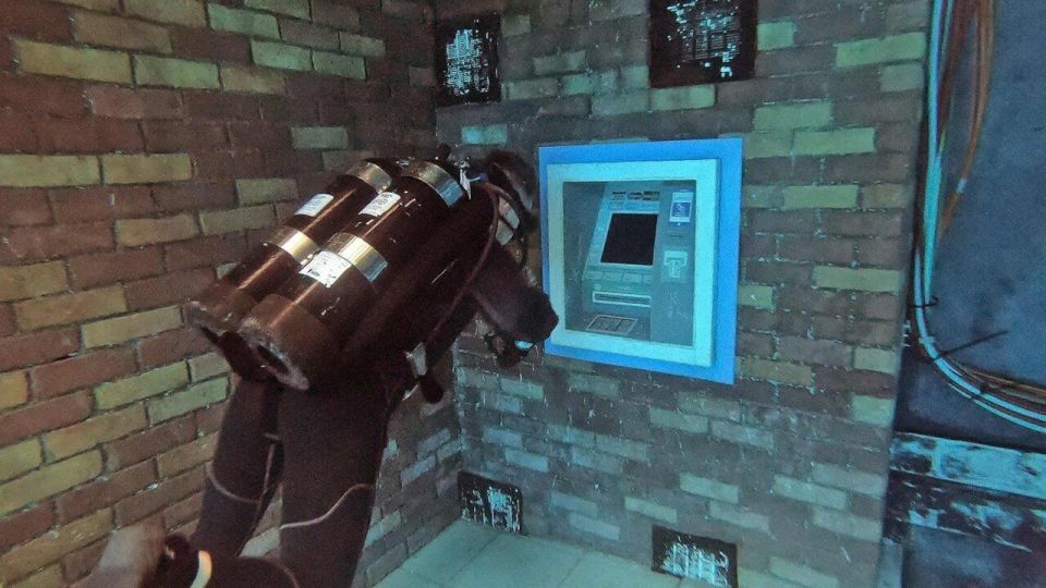 عمیقترین استخر غواصی جهان عمیقترین استخر غواصی جهان