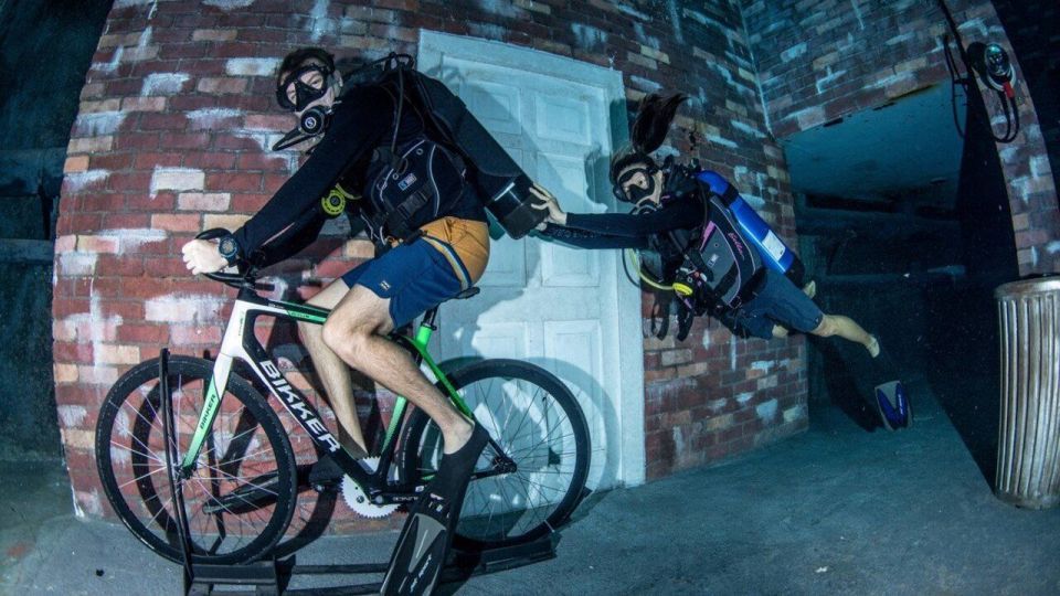 عمیقترین استخر غواصی جهان عمیقترین استخر غواصی جهان