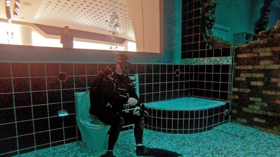 عمیقترین استخر غواصی جهان عمیقترین استخر غواصی جهان