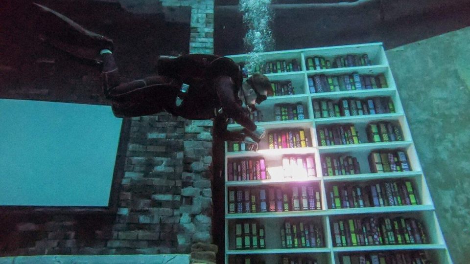 عمیقترین استخر غواصی جهان عمیقترین استخر غواصی جهان