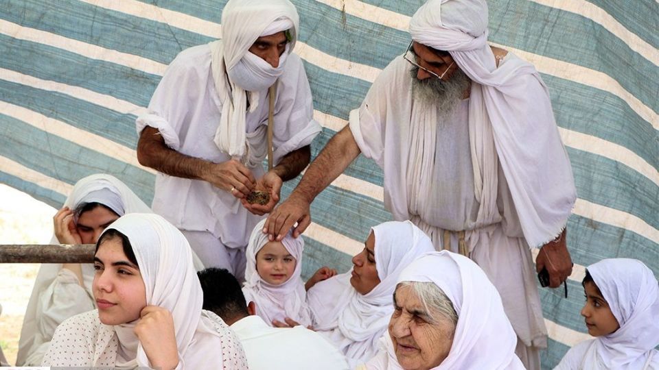 غسل تعمید کودکان مندایی در سوسنگرد غسل تعمید کودکان مندایی در سوسنگرد