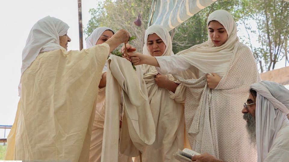 غسل تعمید کودکان مندایی در سوسنگرد غسل تعمید کودکان مندایی در سوسنگرد