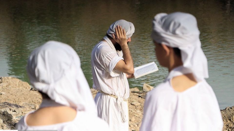 غسل تعمید کودکان مندایی در سوسنگرد غسل تعمید کودکان مندایی در سوسنگرد