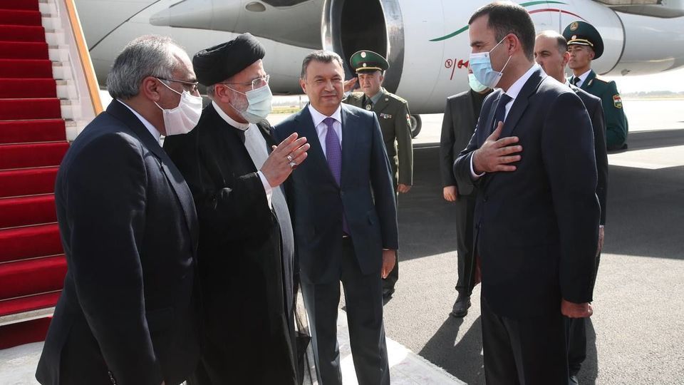 رییسی وارد دوشنبه شد رییسی وارد دوشنبه شد