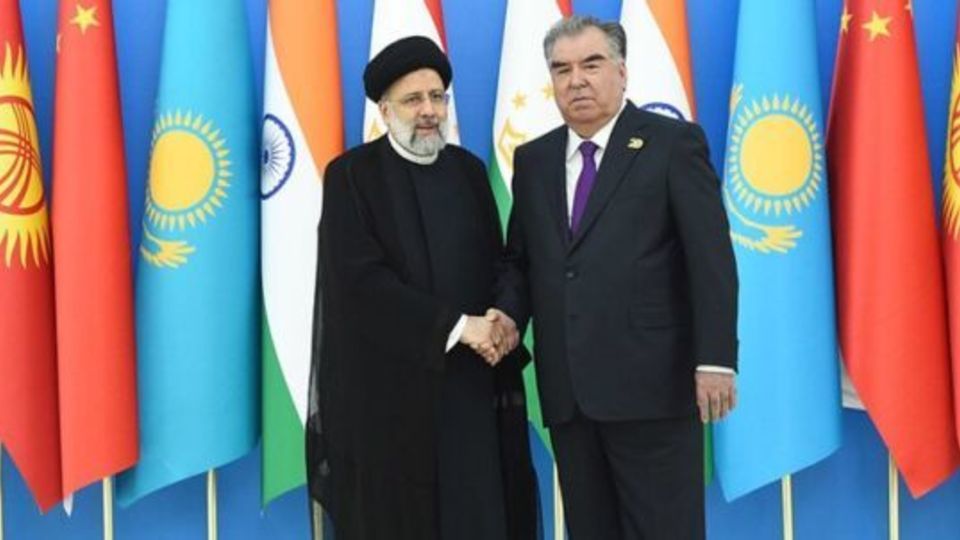 امضای اسناد همکاری دو جانبه بین مقامات ایران و تاجیکستان امضای اسناد همکاری دو جانبه بین مقامات ایران و تاجیکستان