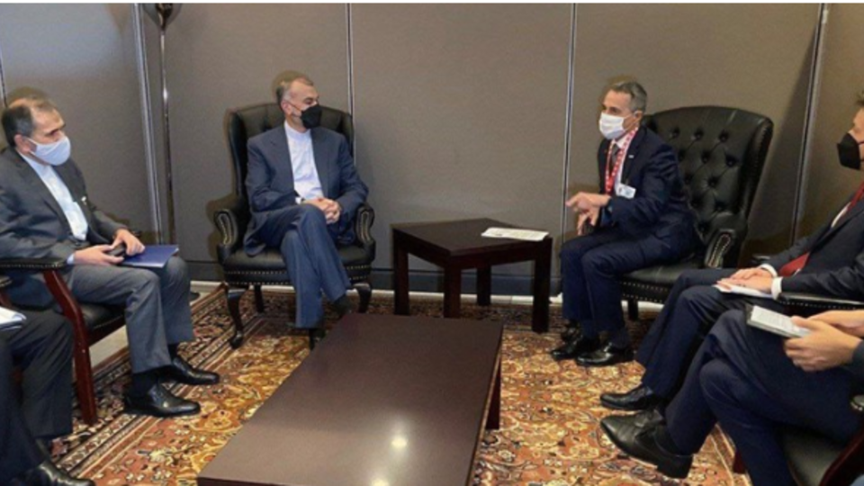 امیرعبداللهیان در دیدار با همتای سوئیسی: واشنگتن چارهای جز تجدیدنظر در رویکرد و رفتارش را ندارد امیرعبداللهیان در دیدار با همتای سوئیسی: واشنگتن چارهای جز تجدیدنظر در رویکرد و رفتارش را ندارد