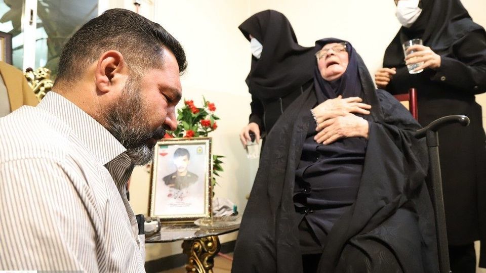 پایان ۳۳ سال چشم انتظاری مادر«شهید آقالر» پایان ۳۳ سال چشم انتظاری مادر«شهید آقالر»