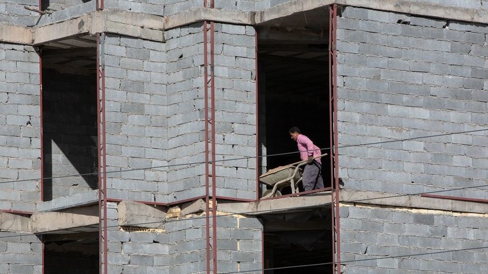 ساخت و ساز بی رویه در کوه های دراک - شیراز ساخت و ساز بی رویه در کوه های دراک - شیراز