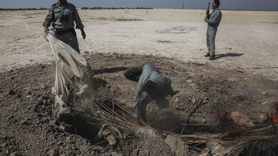 تخریب کوخههای هورالعظیم توسط محیطبانان - خوزستان تخریب کوخههای هورالعظیم توسط محیطبانان - خوزستان